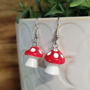 MINI MUSHROOM EARRINGS